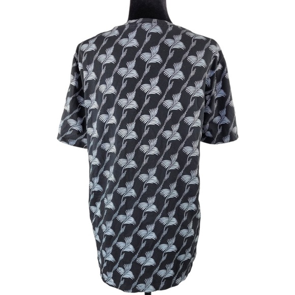 Express mens black with white print crewneck tee shirt size XL - Picture 9 of 9